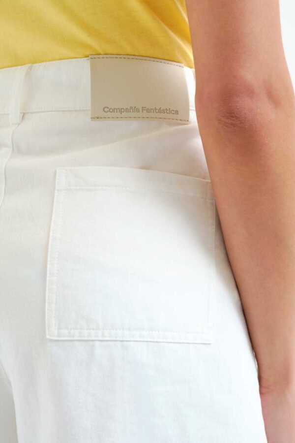 Shorts White